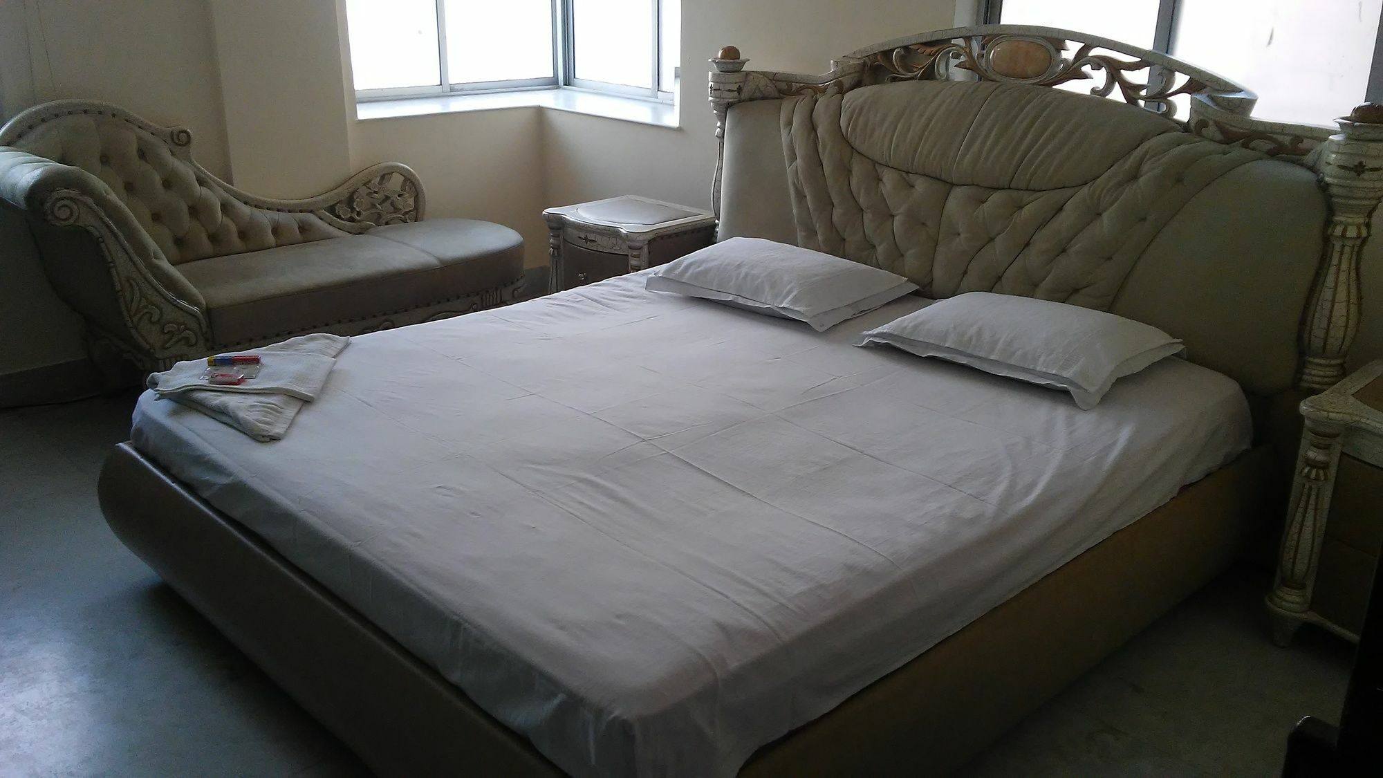 Royal Paying Guest Hotel Calcutta Buitenkant foto
